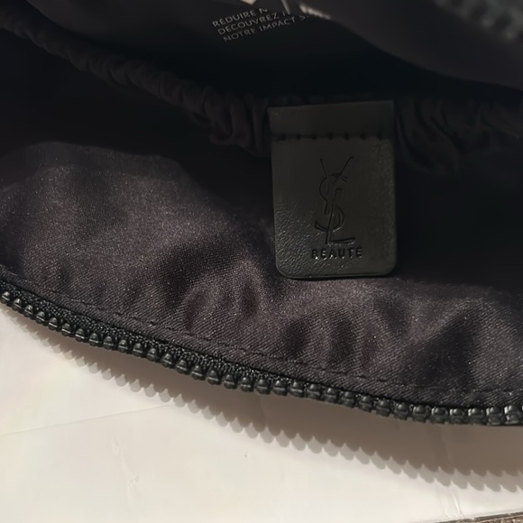YSL Beaute Quilted Bag - Picture 4 of 4
